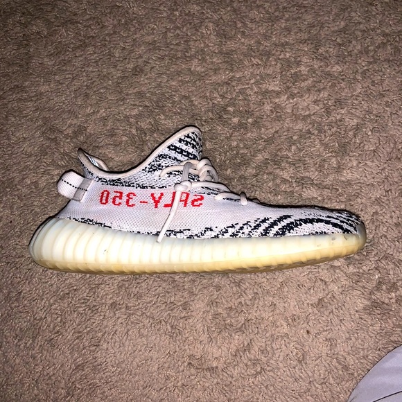 YEEZY 350 V2 ZEBRA US
